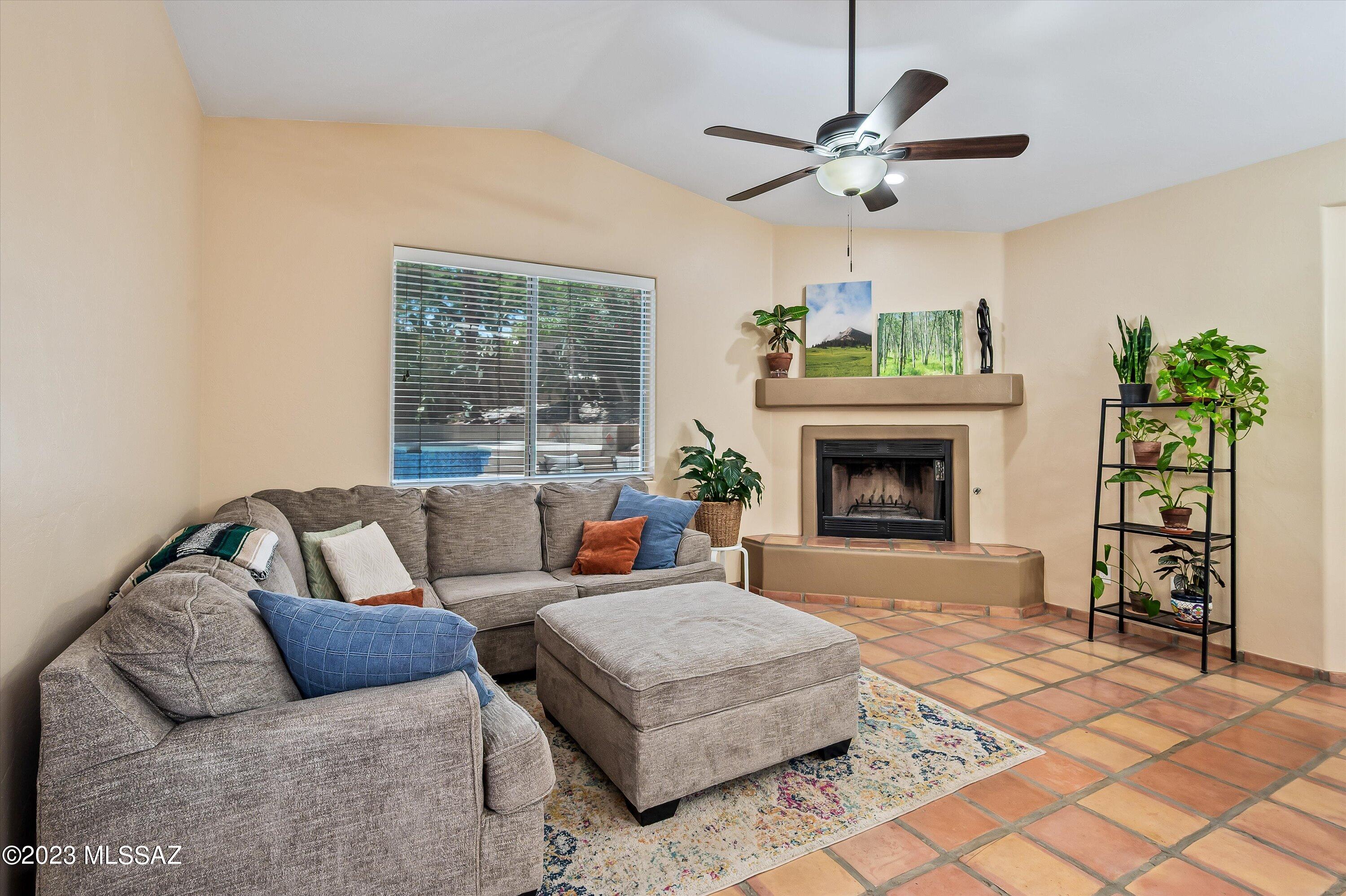 412 Ajax Peak Road Oro Valley, AZ 85737 - Photo 10 of 36