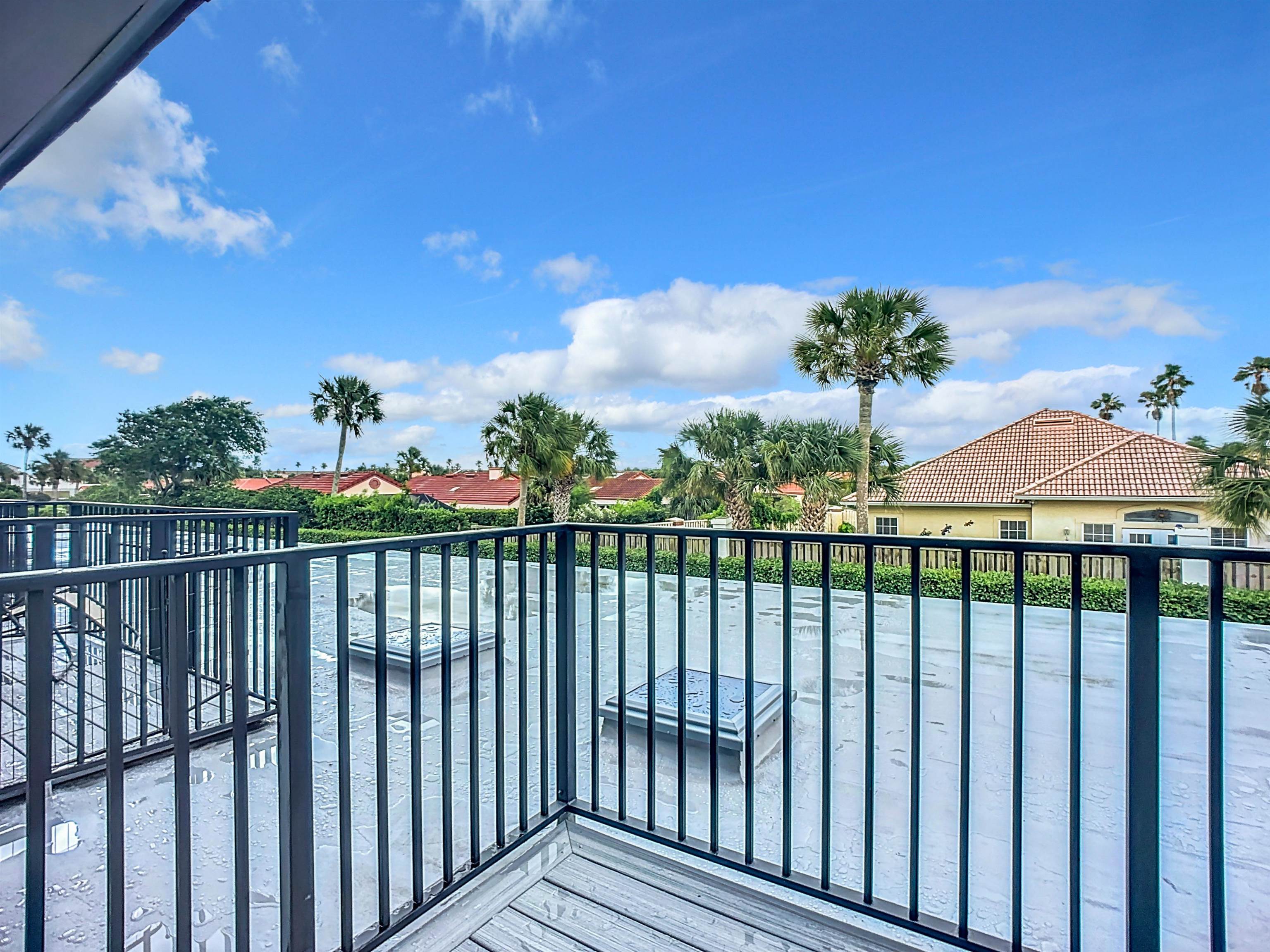 21 Dondanville Road, Unit 20 St. Augustine, FL 32080 - Photo 29 of 33 a view of a balcony