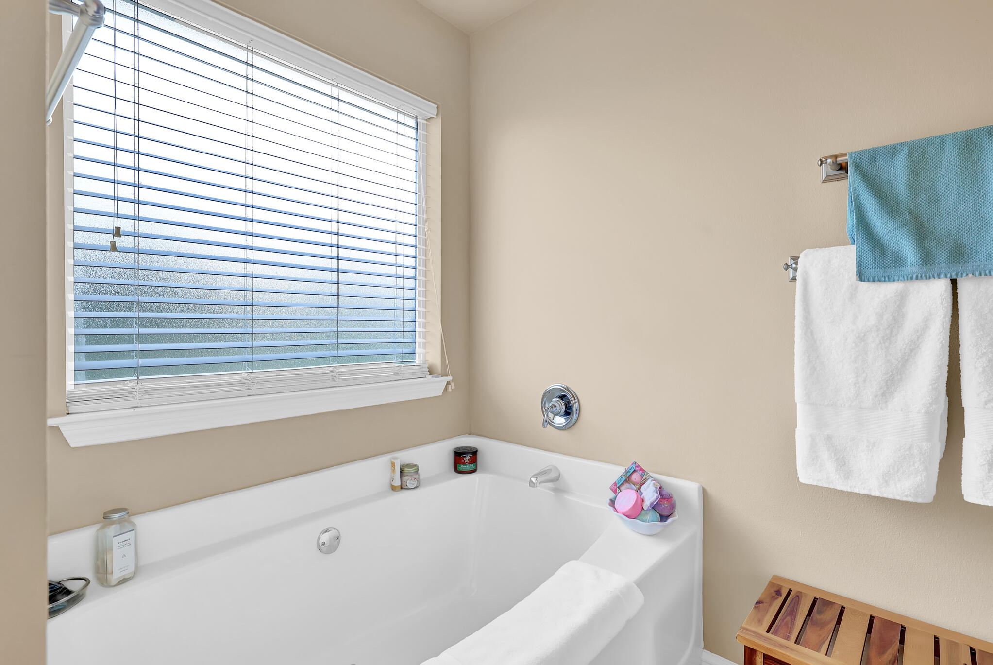 281 Water Oaks Loop Santa Rosa Beach, FL 32459 - Photo 24 of 38 Master Bedroom Tub