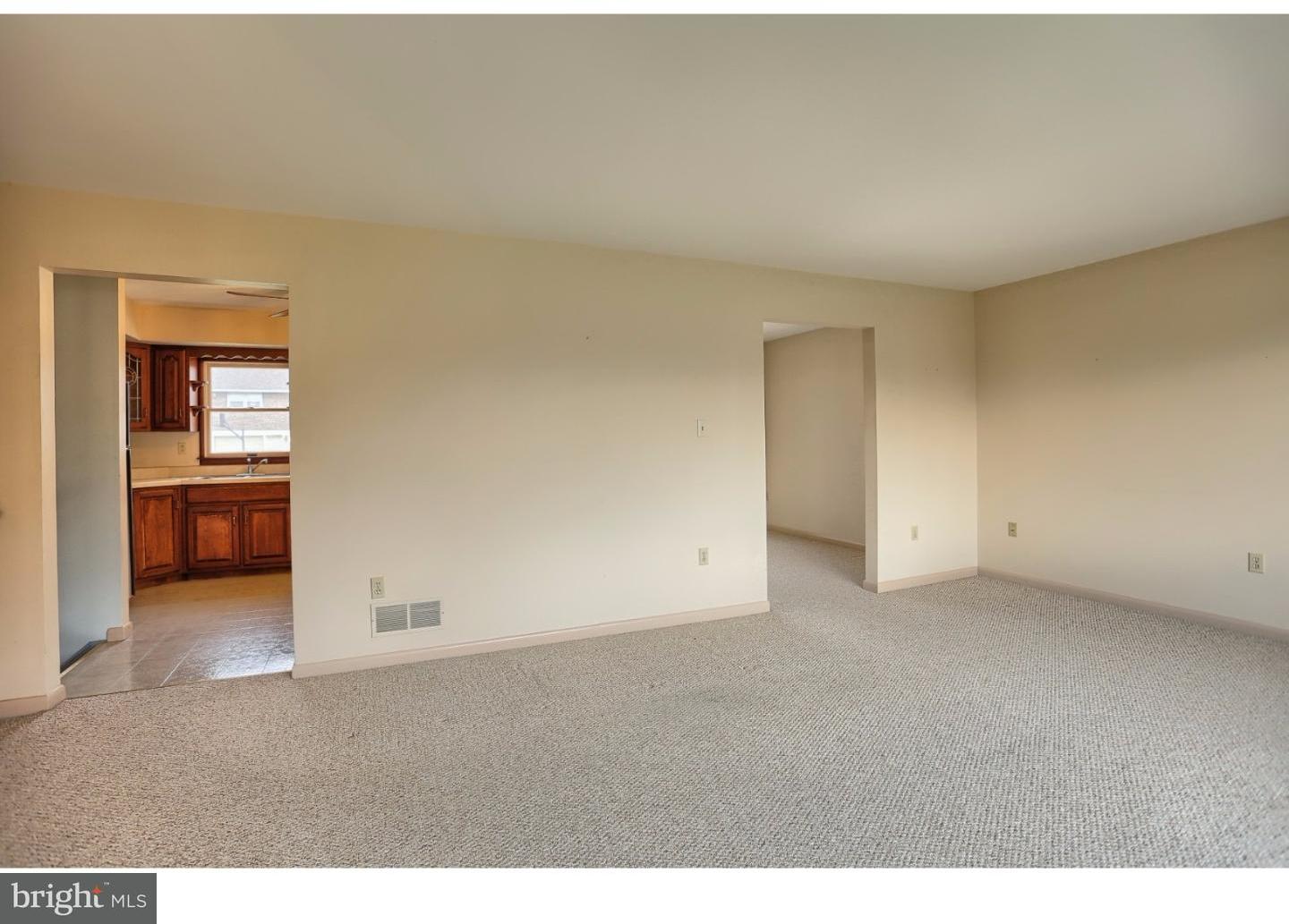 1109 Rhodora Avenue Reading, PA 19605 - Photo 11 of 25 Living Room