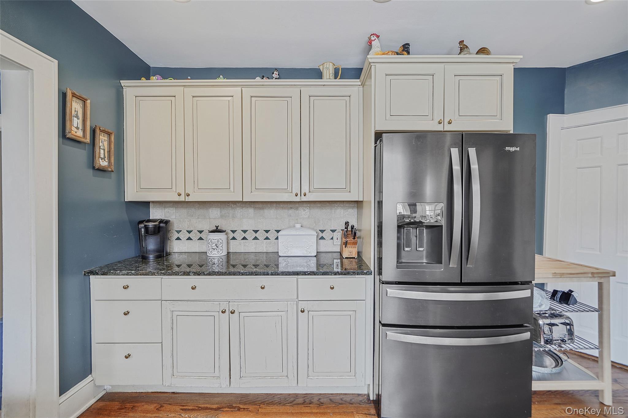 195 Cedar Swamp Road Glen Head, NY 11545 - Photo 19 of 50