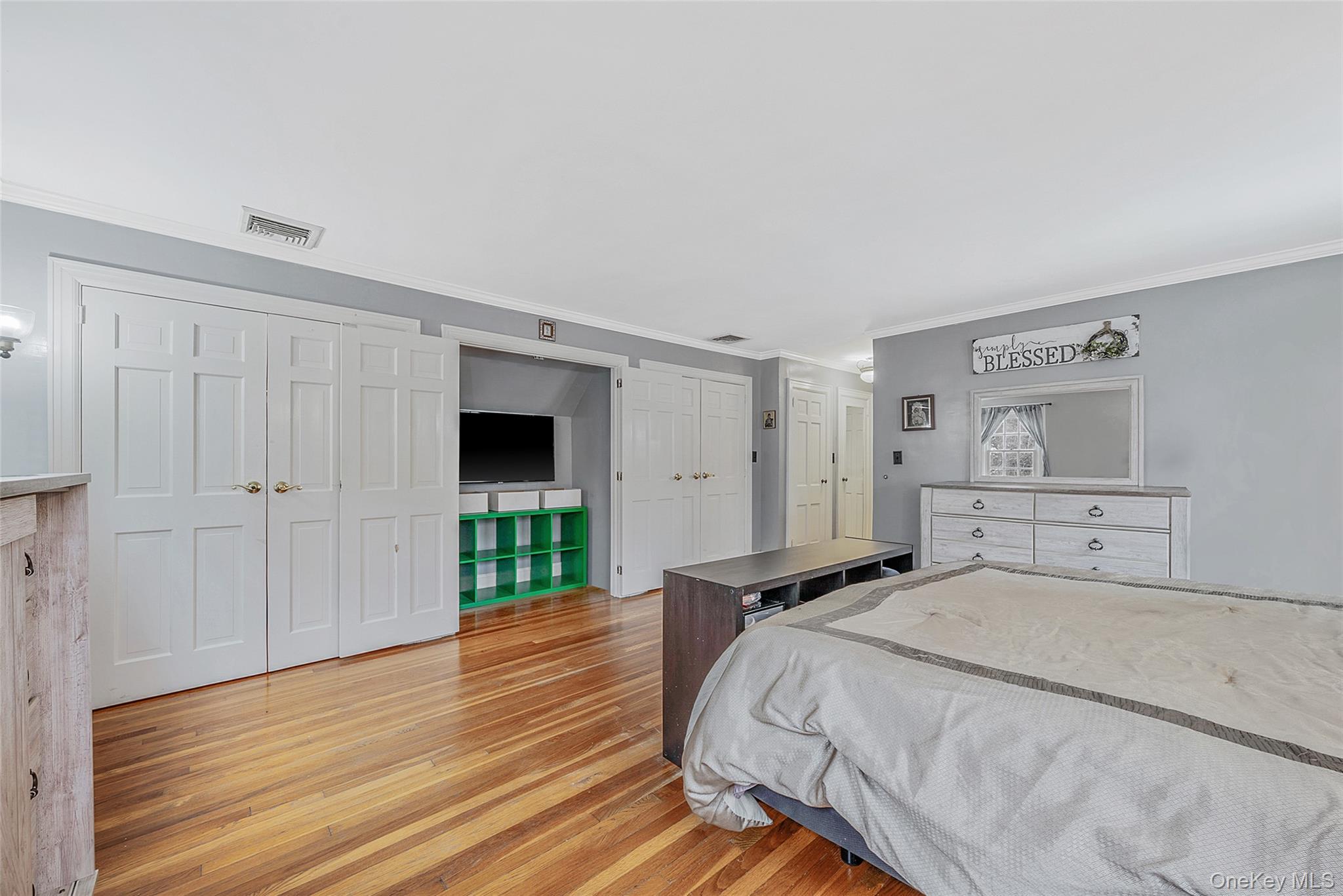 195 Cedar Swamp Road Glen Head, NY 11545 - Photo 22 of 50