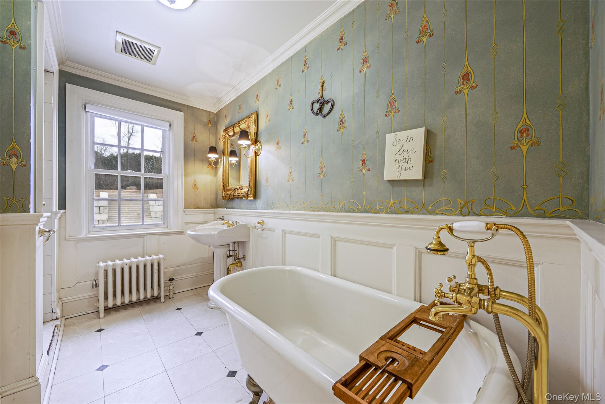 195 Cedar Swamp Road Glen Head, NY 11545 - Photo 23 of 50