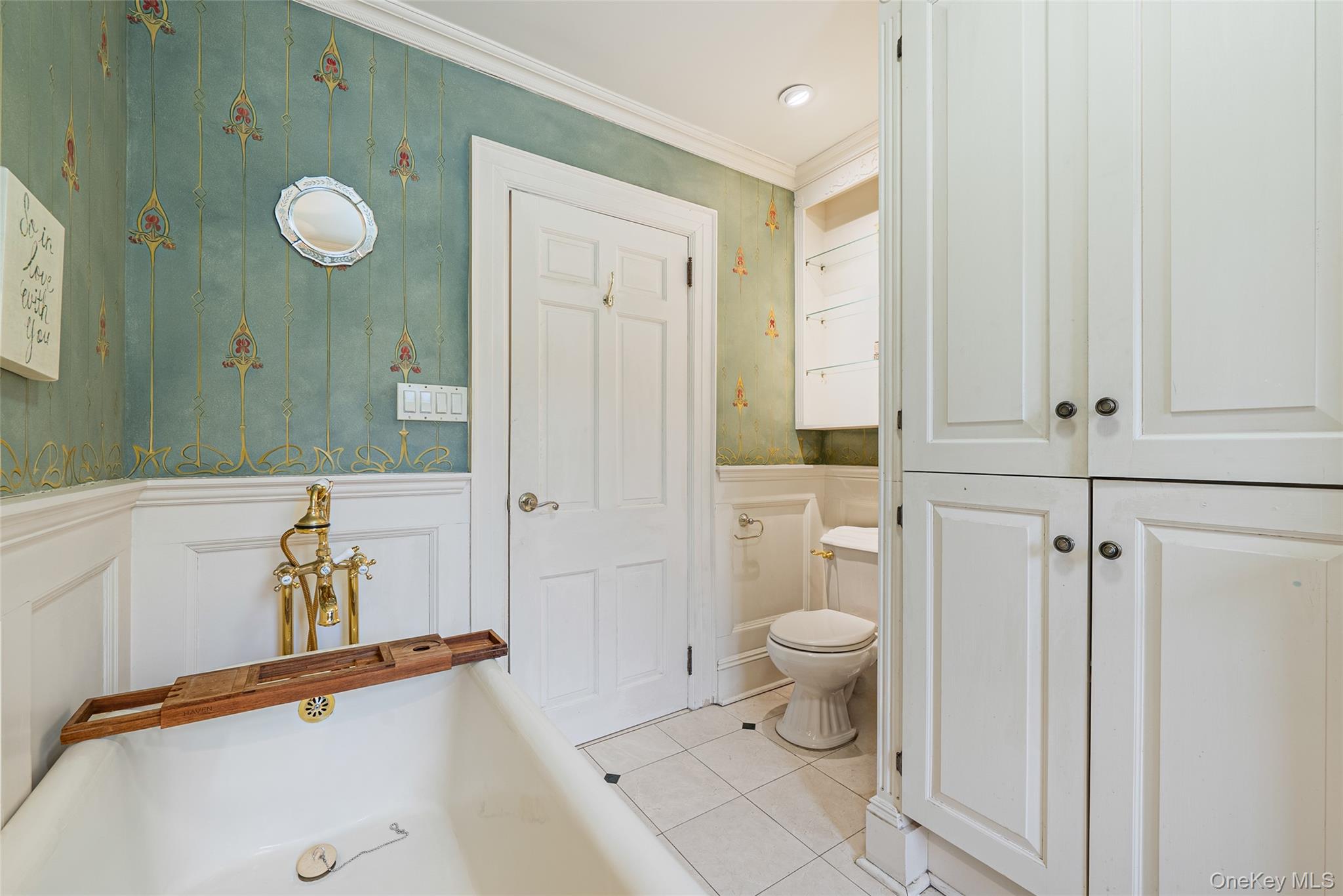 195 Cedar Swamp Road Glen Head, NY 11545 - Photo 24 of 50