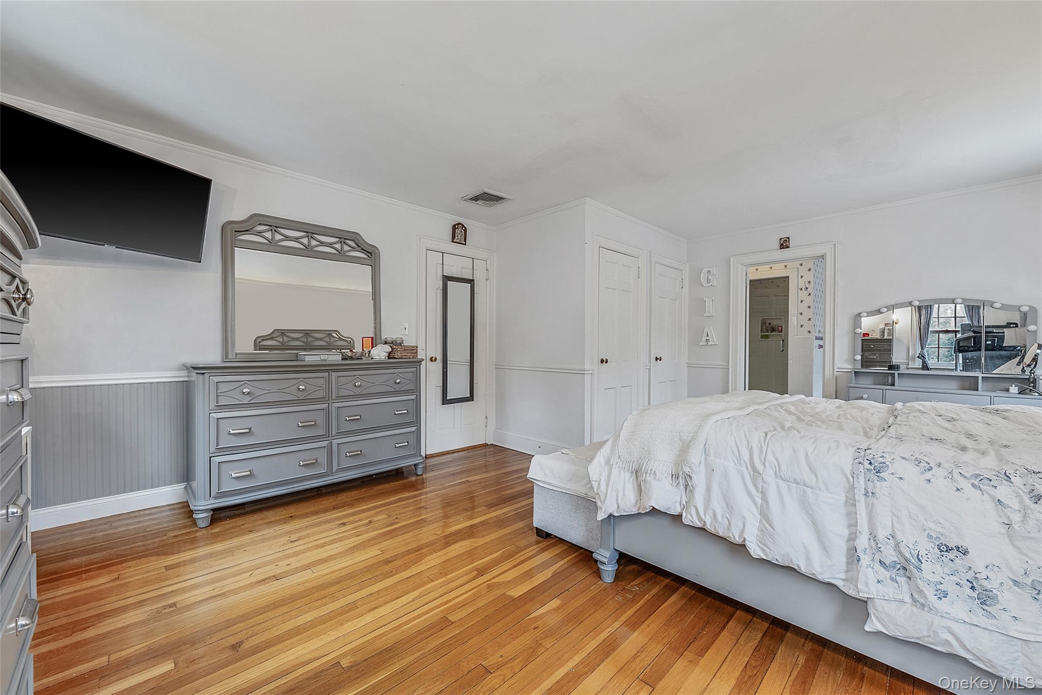 195 Cedar Swamp Road Glen Head, NY 11545 - Photo 26 of 50