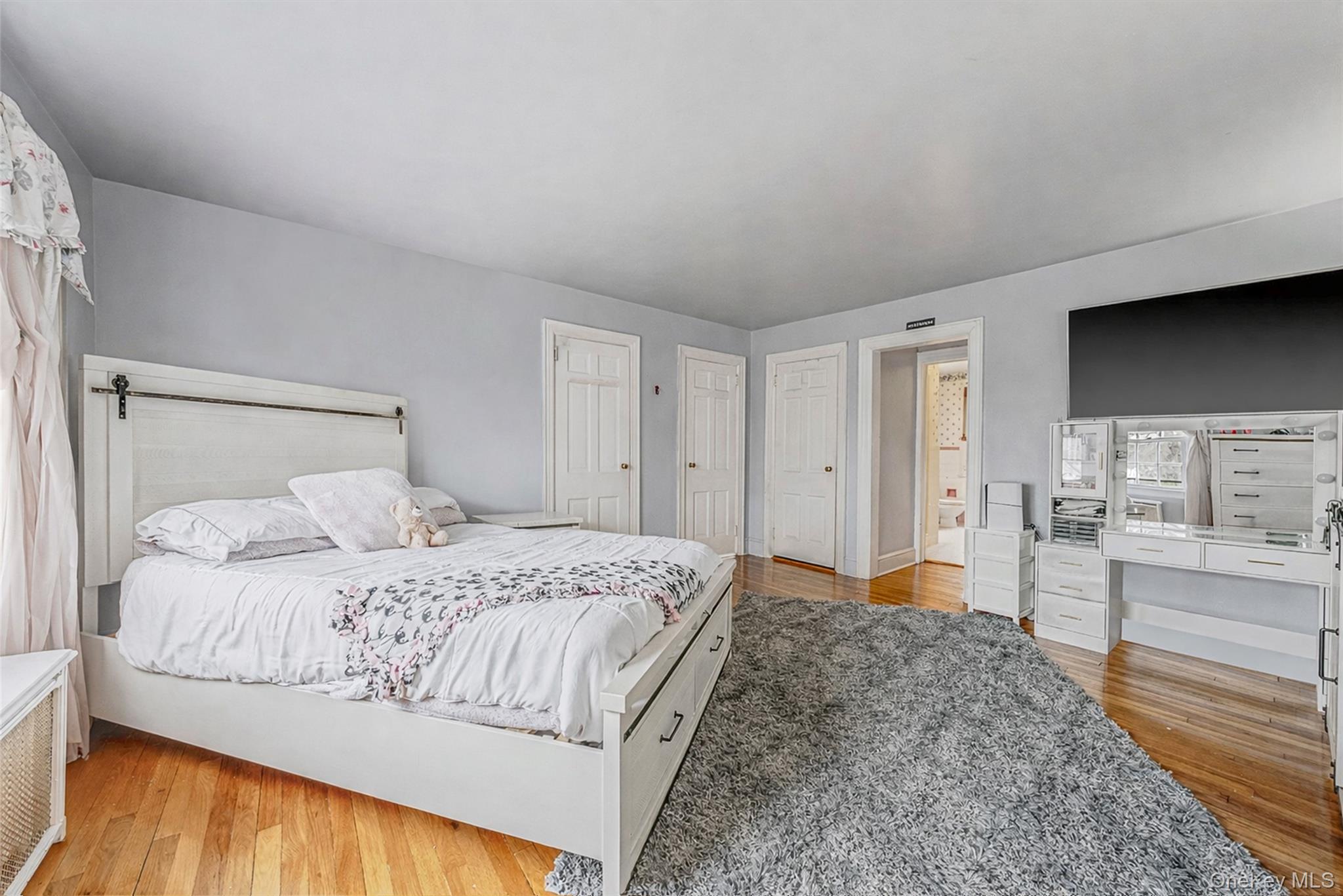 195 Cedar Swamp Road Glen Head, NY 11545 - Photo 29 of 50