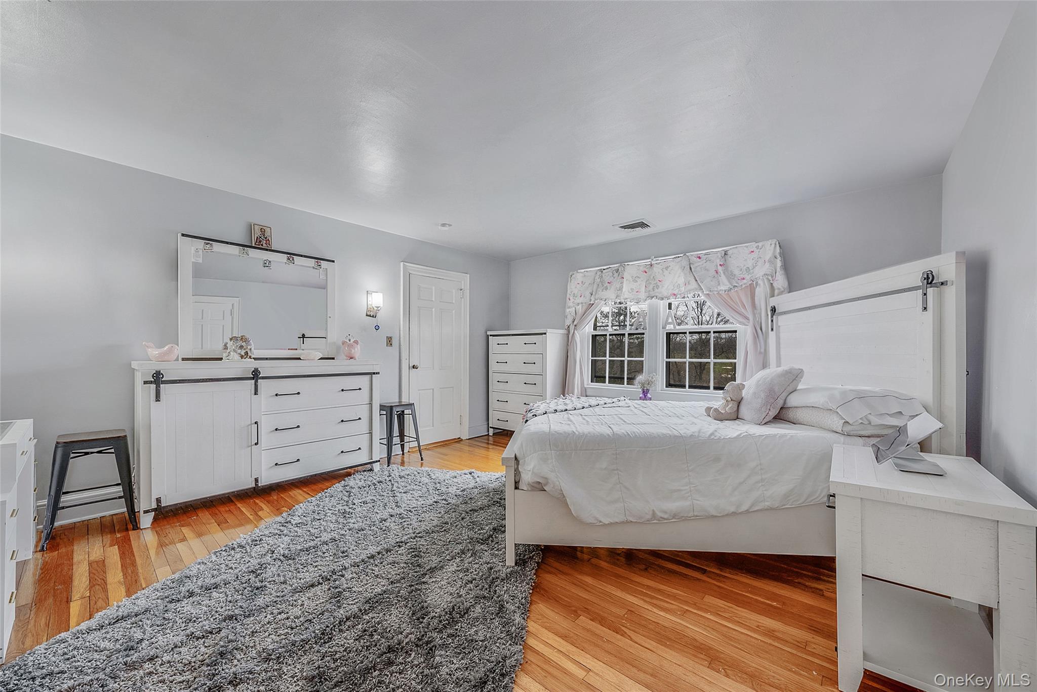 195 Cedar Swamp Road Glen Head, NY 11545 - Photo 30 of 50