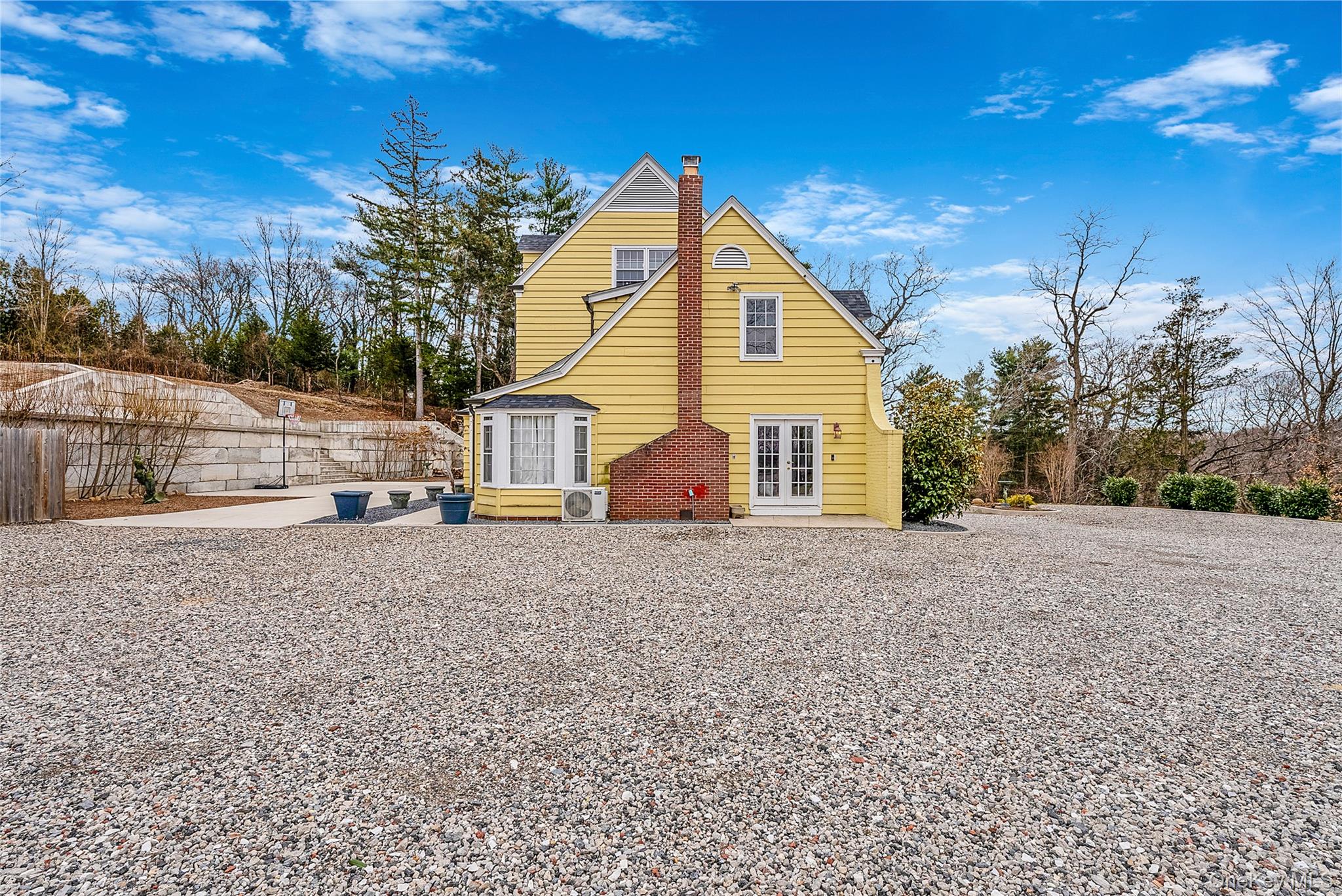 195 Cedar Swamp Road Glen Head, NY 11545 - Photo 3 of 50