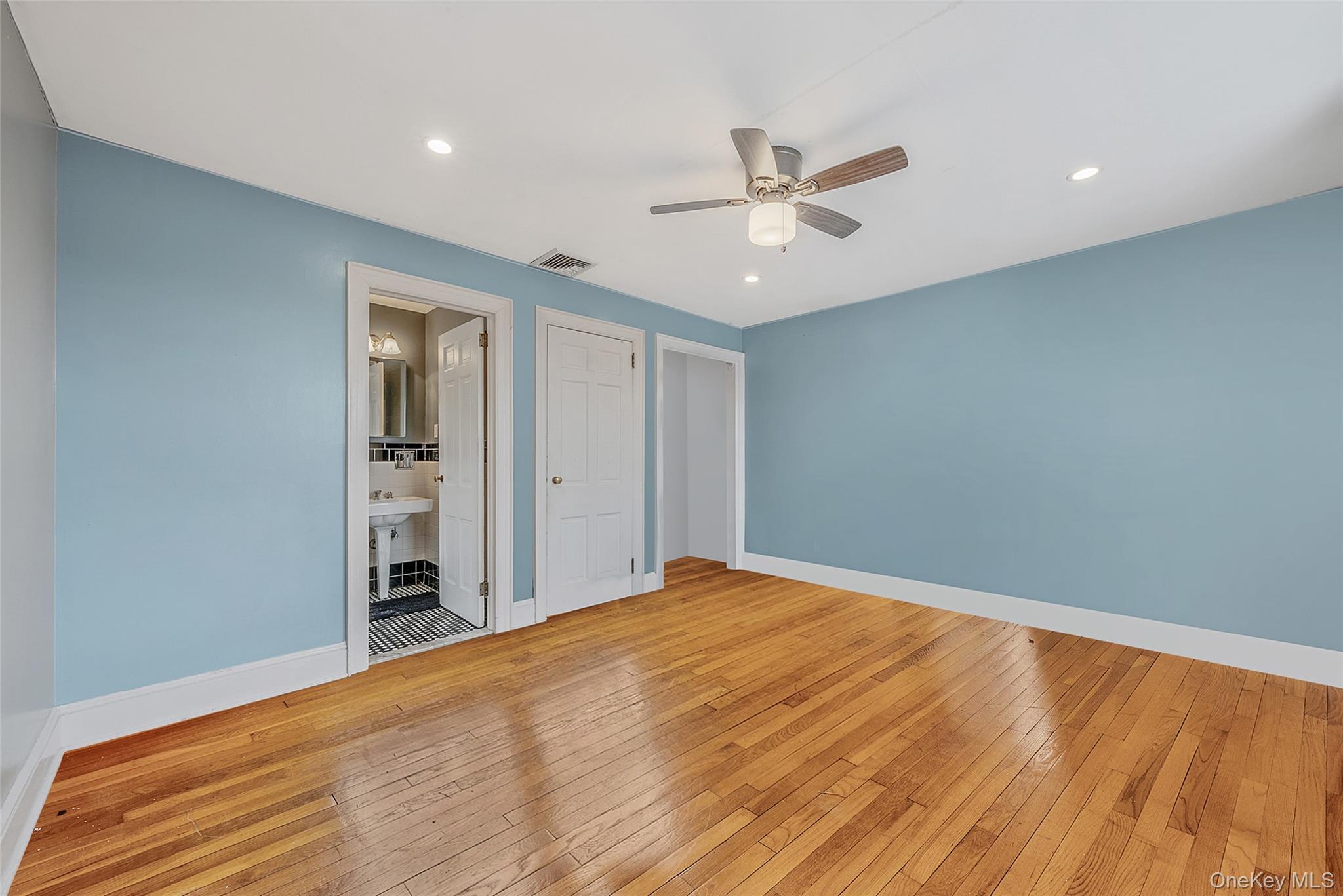 195 Cedar Swamp Road Glen Head, NY 11545 - Photo 33 of 50