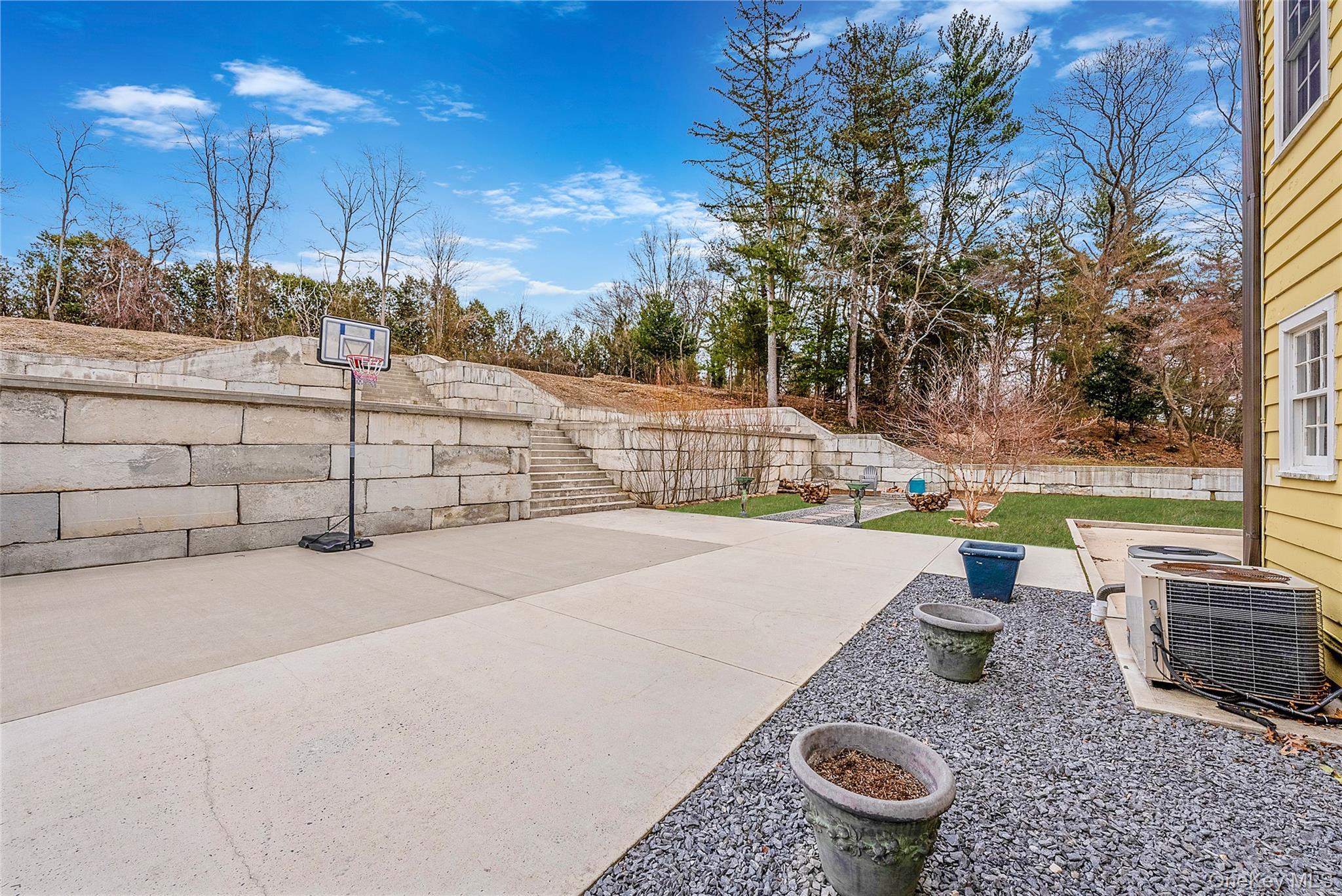 195 Cedar Swamp Road Glen Head, NY 11545 - Photo 4 of 50