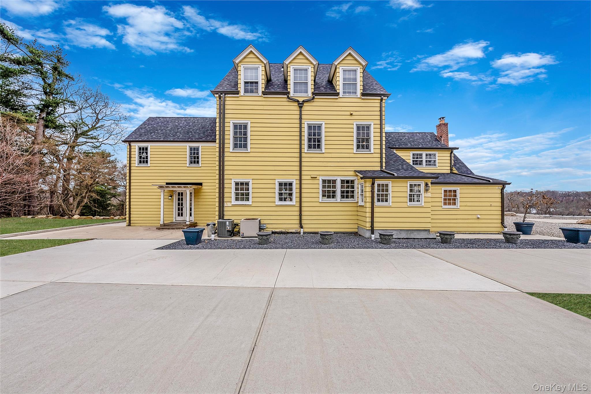 195 Cedar Swamp Road Glen Head, NY 11545 - Photo 5 of 50