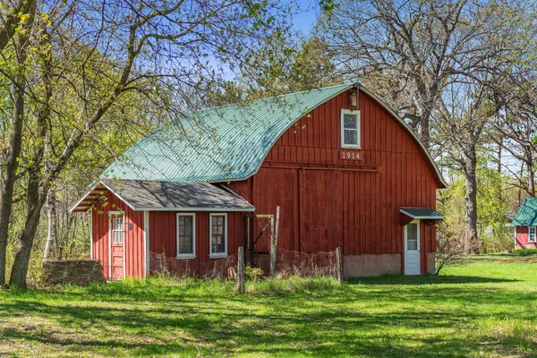$590,000 | 28080 Morgan Avenue, Lindstrom, MN 55045