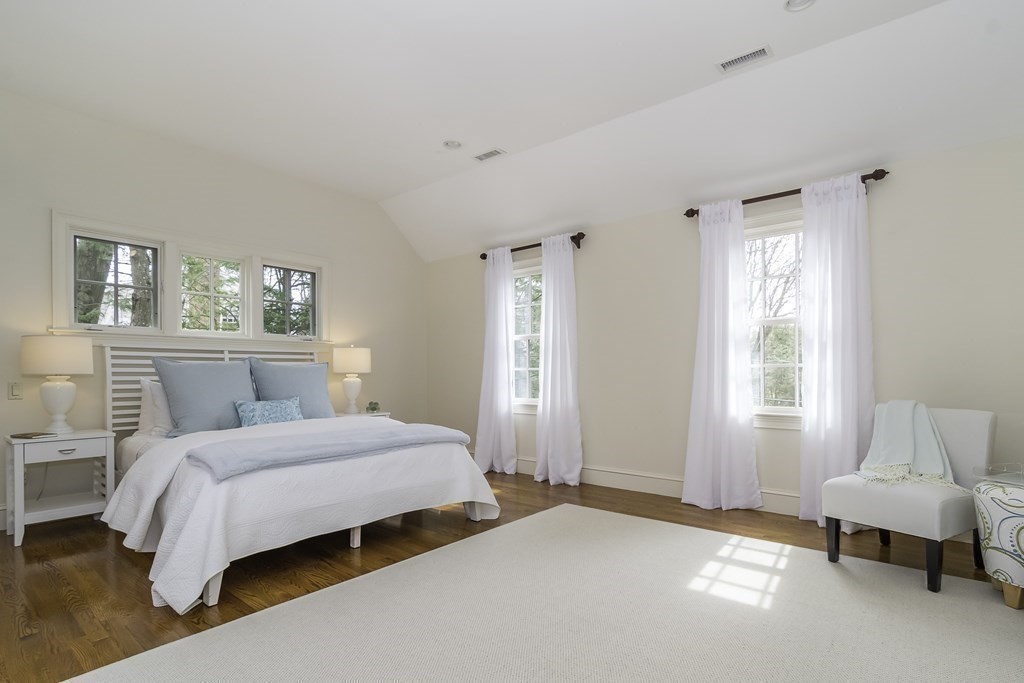 129 Hampshire Road Wellesley, MA 02481 - Photo 15 of 29