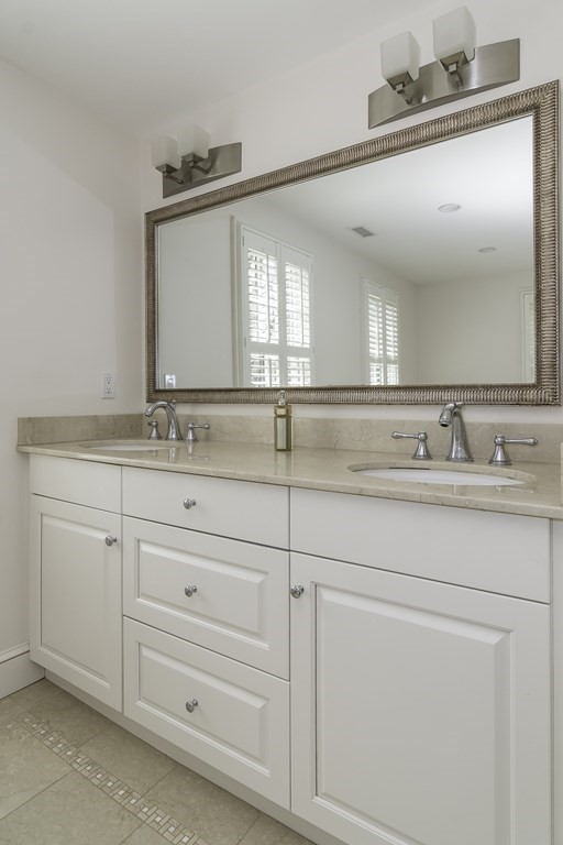 129 Hampshire Road Wellesley, MA 02481 - Photo 17 of 29