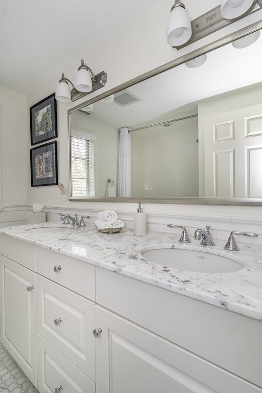 129 Hampshire Road Wellesley, MA 02481 - Photo 19 of 29