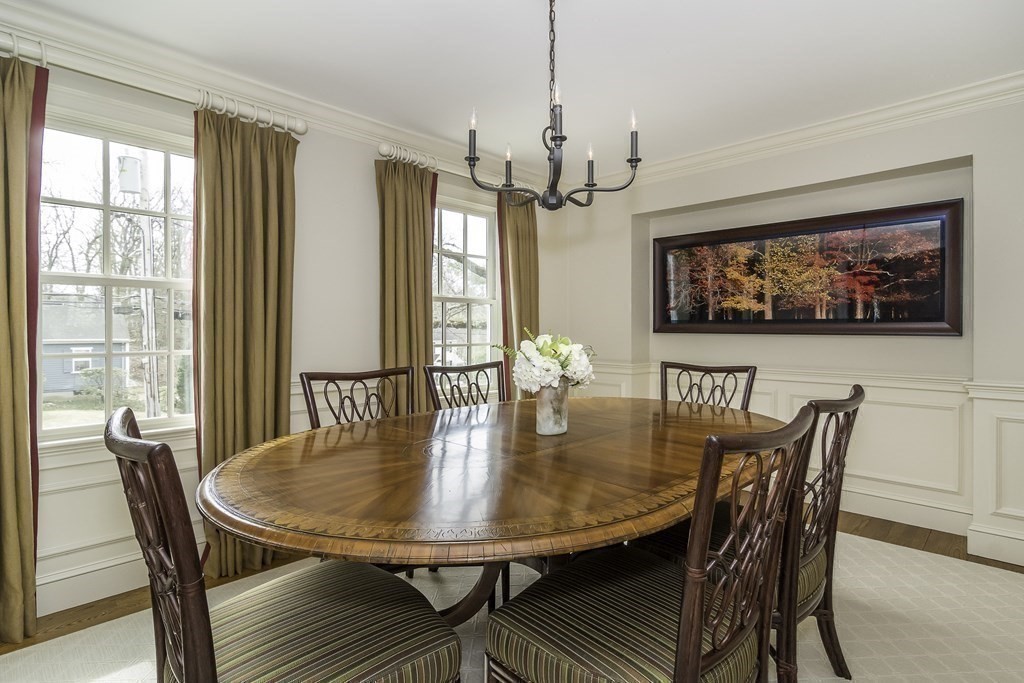 129 Hampshire Road Wellesley, MA 02481 - Photo 5 of 29