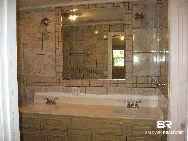 4157 Dickson Lane Mobile, AL 36618 - Photo 18 of 32