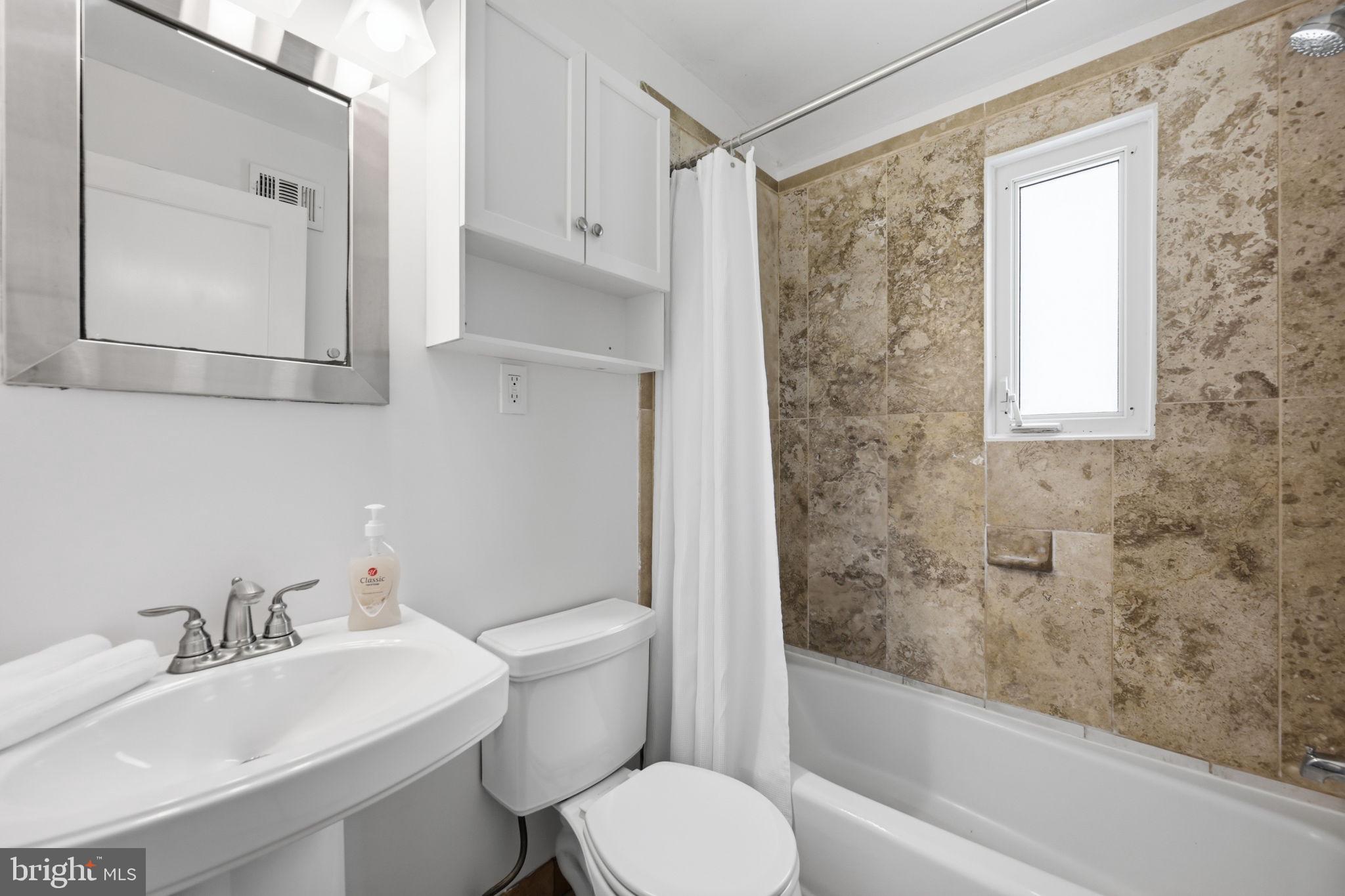 2204 Prichard Road Silver Spring, MD 20902 - Photo 16 of 28 Full bath with tub