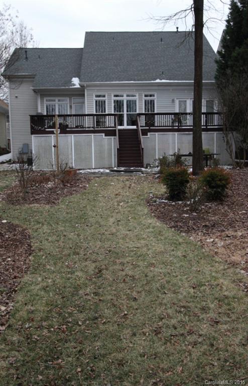 112 View Lake Street Davidson, NC 28036 - Photo 18 of 24 a view of a house with backyard and sitting area