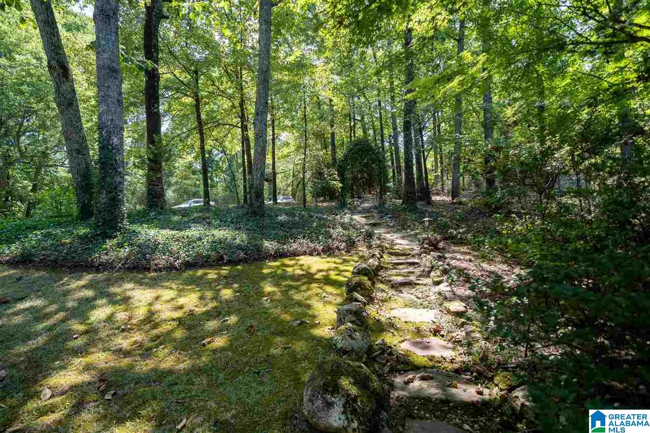 1086 Crest Road Leeds, AL 35094 - Photo 10 of 40