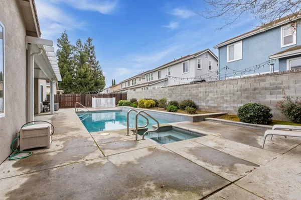 $635,000 | 1800 Hemstead Court, Modesto, CA 95355