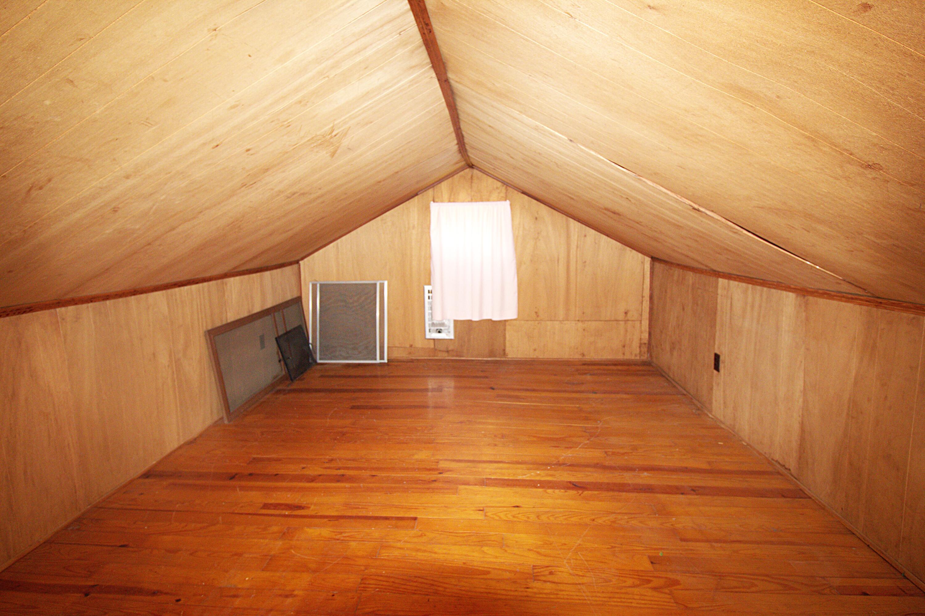 6554 Newland Road Roanoke, VA 24019 - Photo 18 of 26 Attic