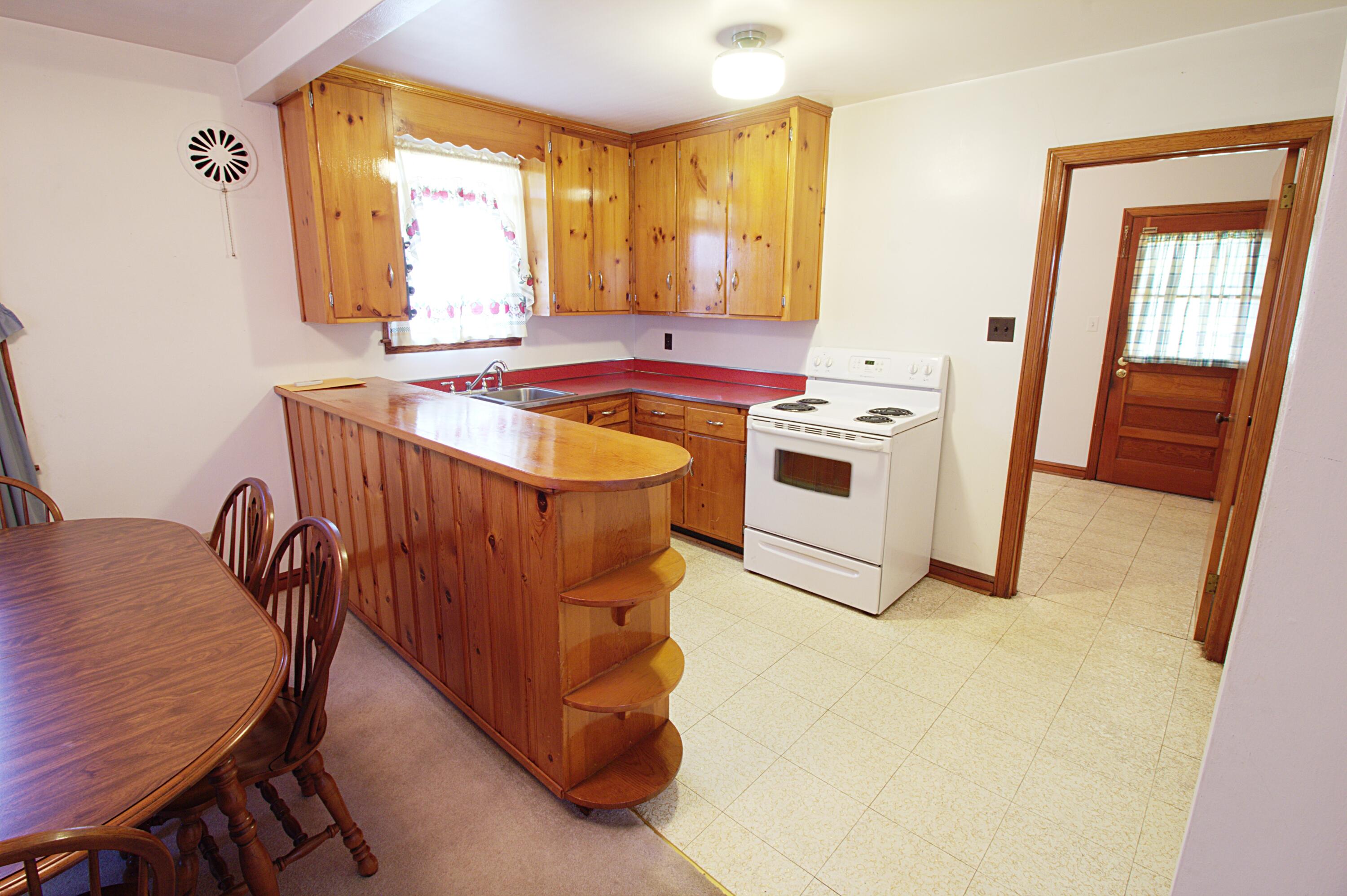 6554 Newland Road Roanoke, VA 24019 - Photo 6 of 26 Kitchen
