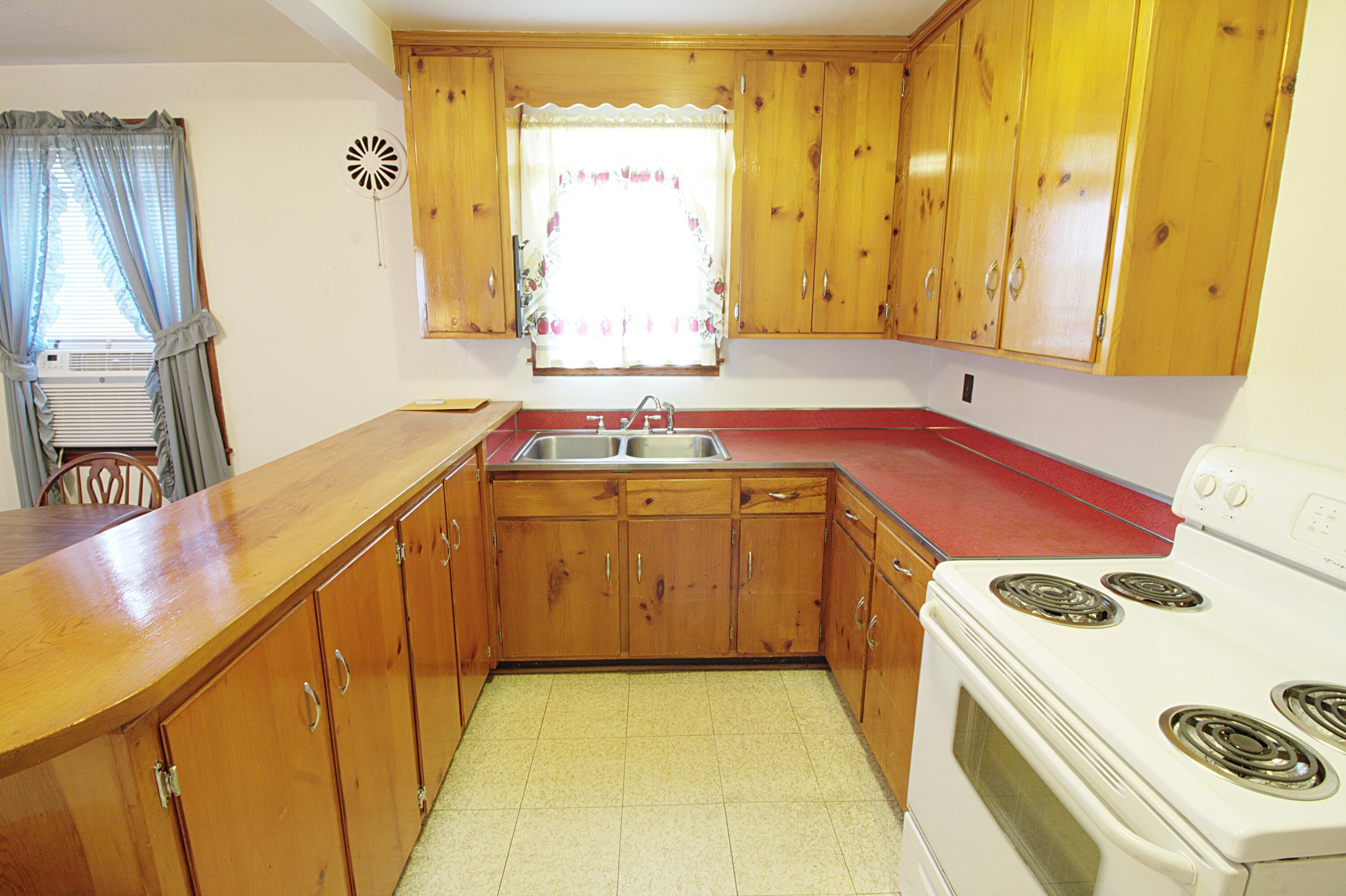 6554 Newland Road Roanoke, VA 24019 - Photo 7 of 26 Kitchen V3