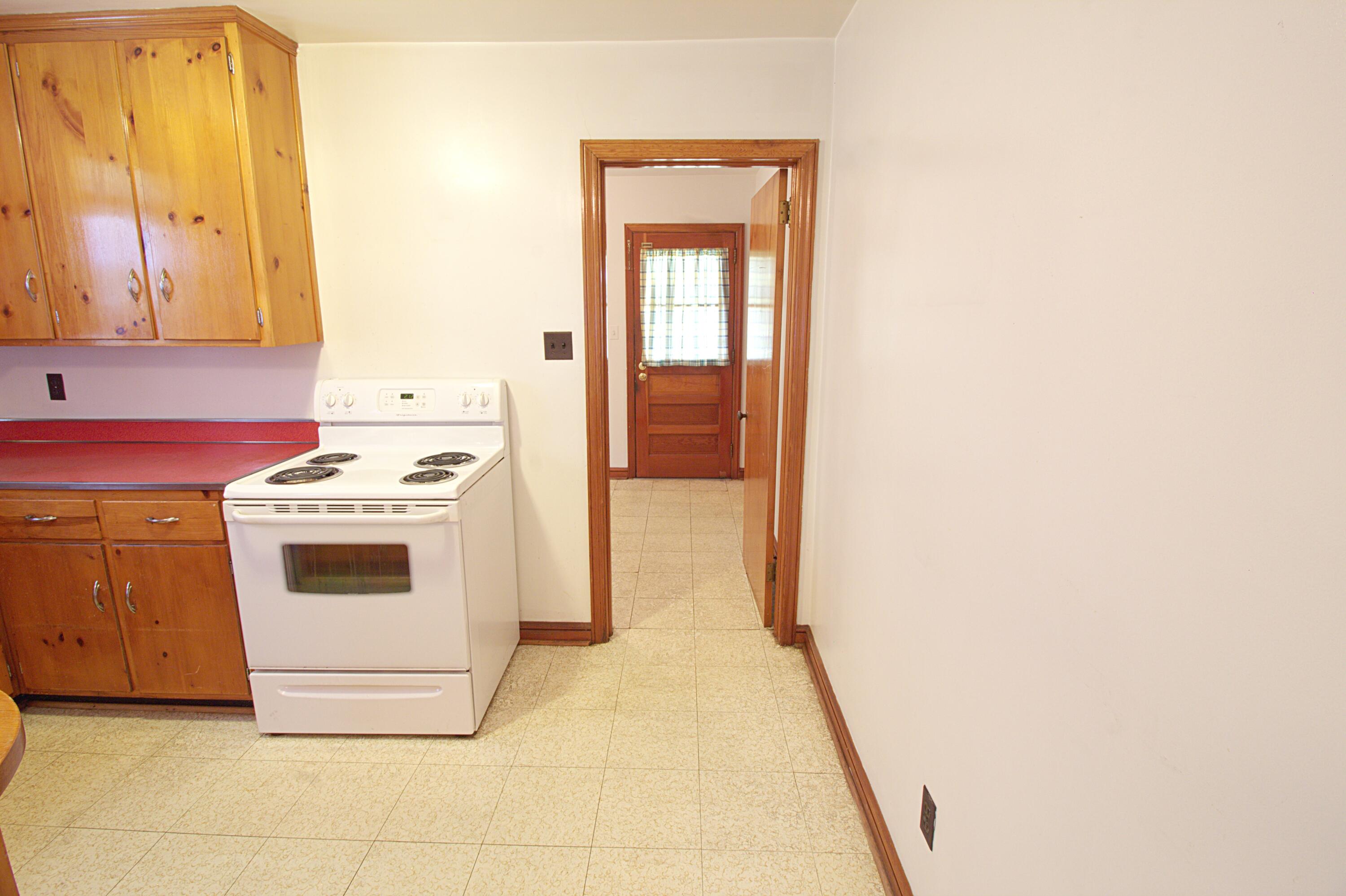 6554 Newland Road Roanoke, VA 24019 - Photo 9 of 26 Kitchen V2