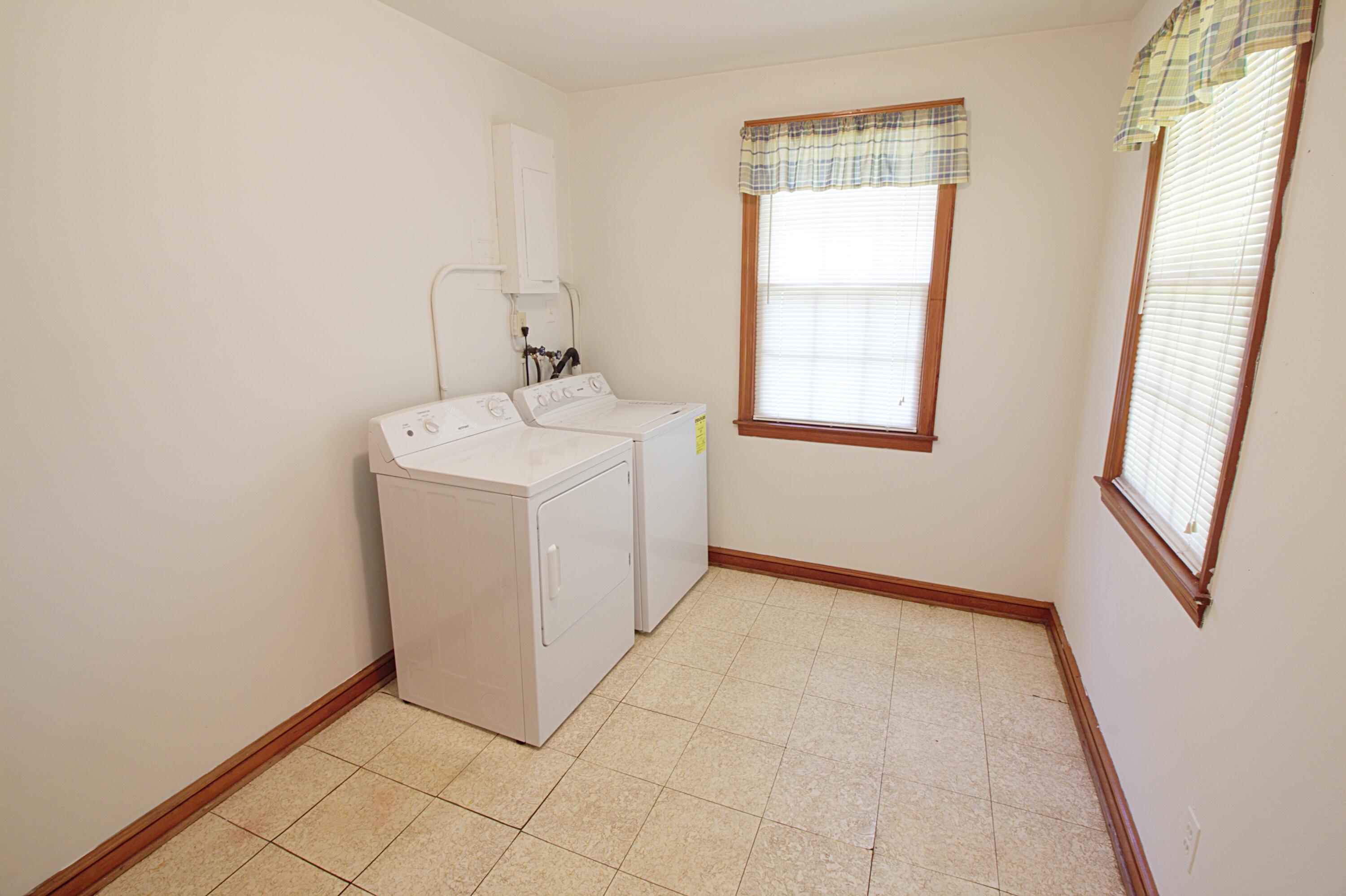 6554 Newland Road Roanoke, VA 24019 - Photo 10 of 26 Mud & Laundry Room V2