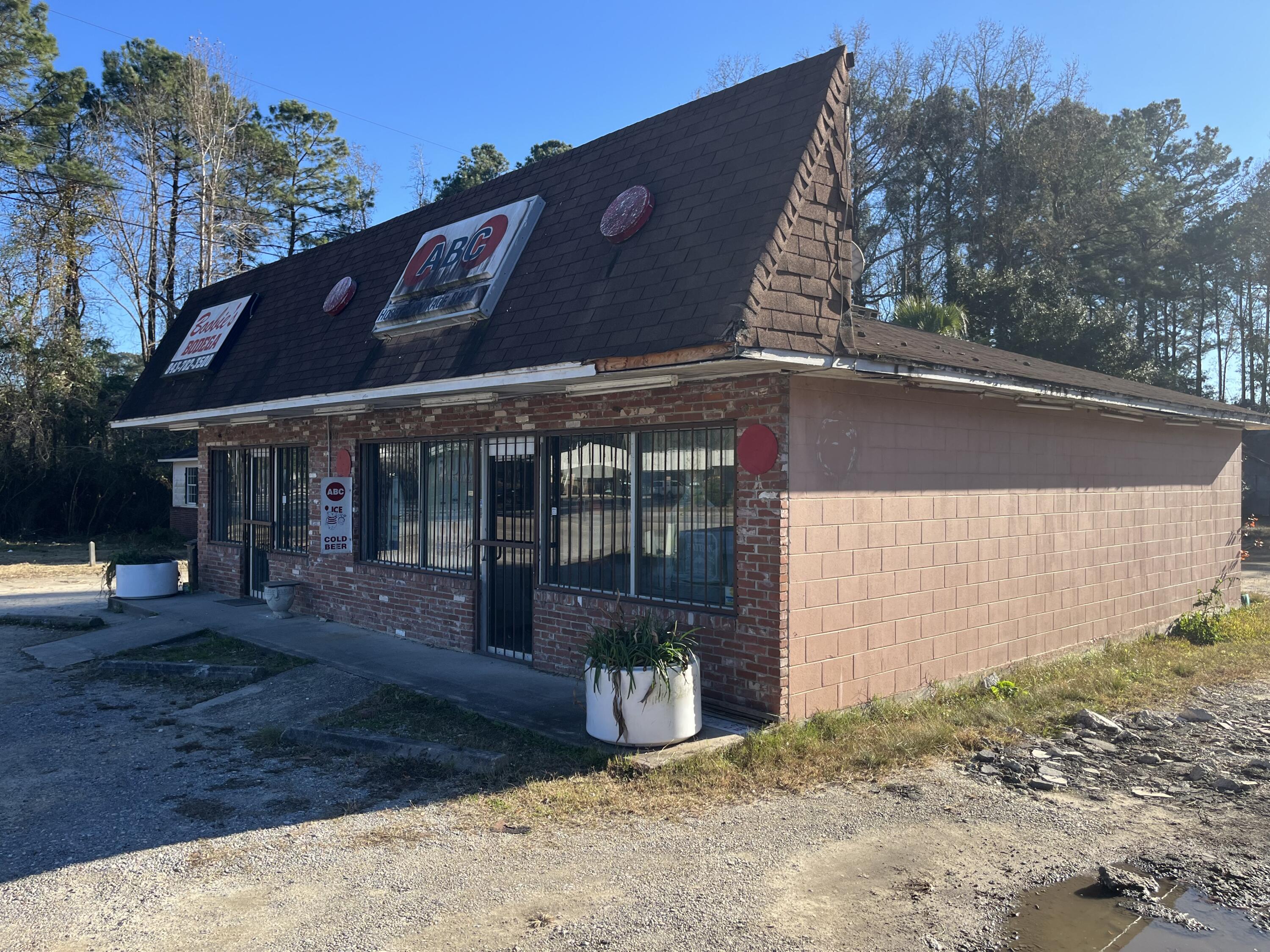 1210 Hampton Street Walterboro, SC 29488 - Photo 2 of 5 IMG_4576