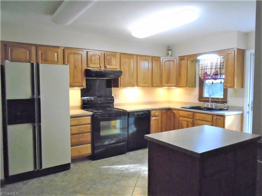 5204 Golden Acres Road Oak Ridge, NC 27310 - Photo 2 of 22
