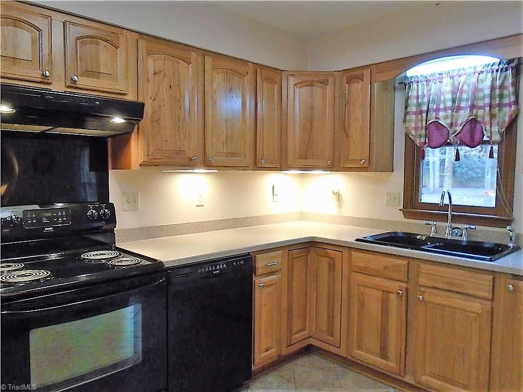 5204 Golden Acres Road Oak Ridge, NC 27310 - Photo 3 of 22