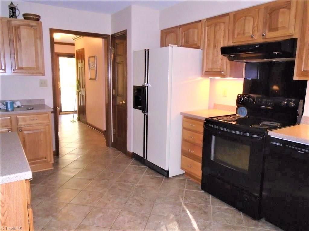 5204 Golden Acres Road Oak Ridge, NC 27310 - Photo 5 of 22