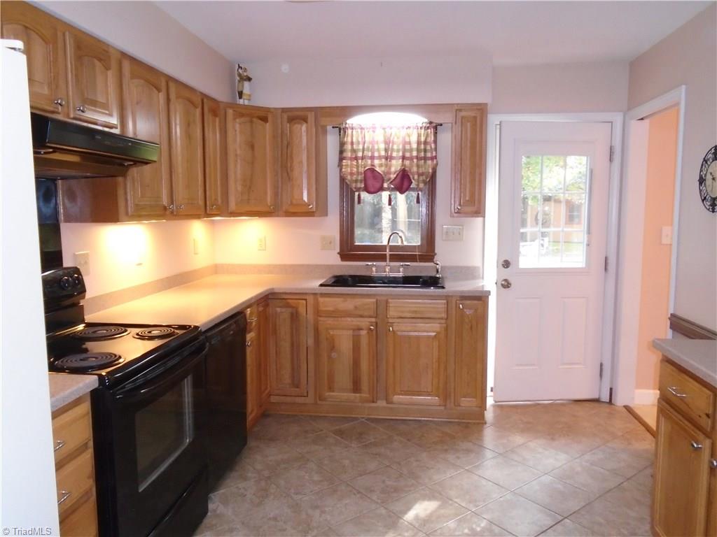 5204 Golden Acres Road Oak Ridge, NC 27310 - Photo 6 of 22