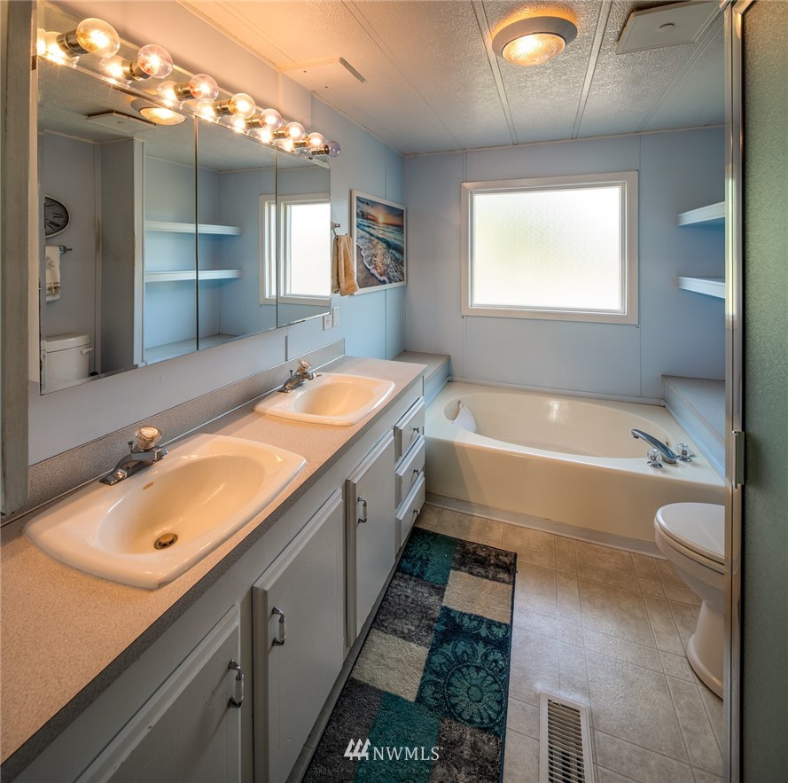 176 West King Tut Road Lynden, WA 98264 - Photo 11 of 40 Gallery Image 11