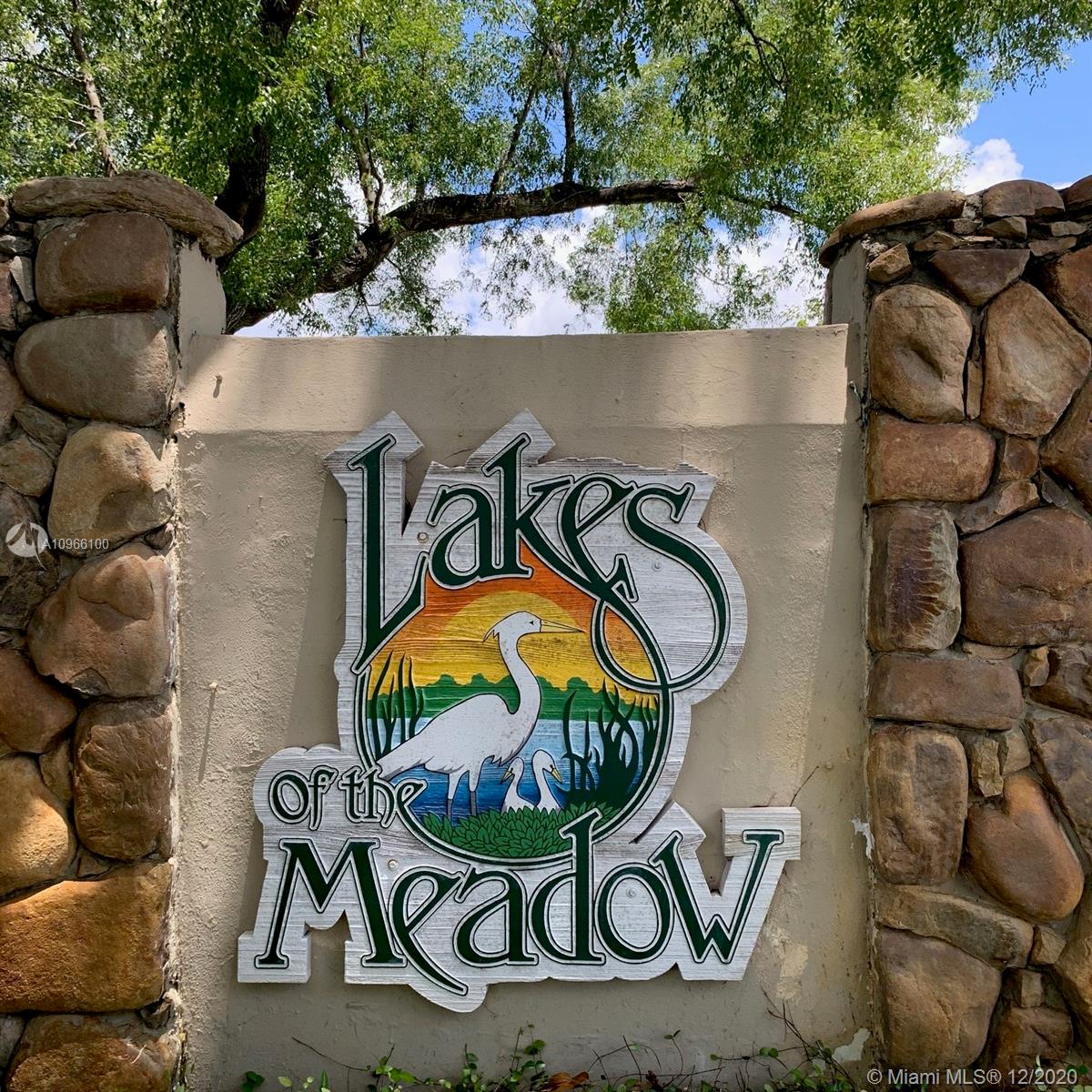 4753 Southwest 154th Court Miami, FL 33185 - Photo 19 of 27 Master bath with a nook to store towels and toiletries.