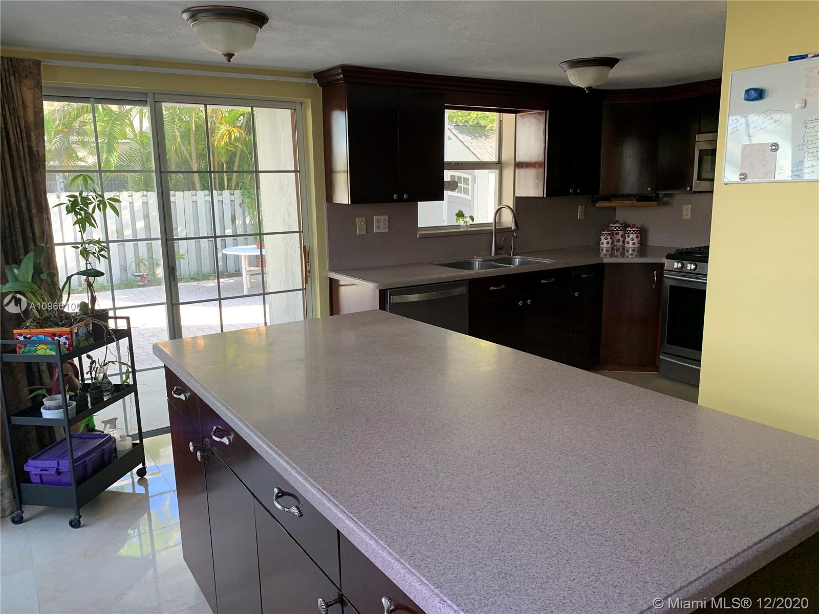 4753 Southwest 154th Court Miami, FL 33185 - Photo 5 of 27 Family - great room ideal to entertain.