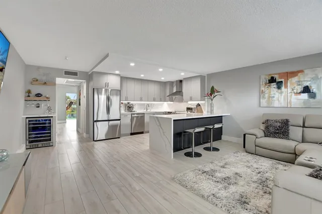 $259,000 | 3107 Cambridge East, Unit 3107, Deerfield Beach, FL 33442