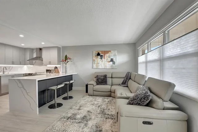 $259,000 | 3107 Cambridge East, Unit 3107, Deerfield Beach, FL 33442