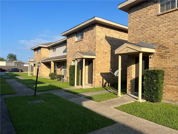 $1,235 | 126 Lakewood Drive, Unit 37, Luling, LA 70070