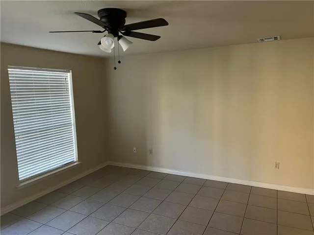 $1,235 | 126 Lakewood Drive, Unit 37, Luling, LA 70070