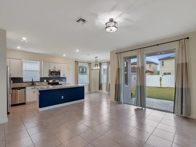 $2,695 | 8010 Northwest Greenbank Circle, Port St. Lucie, FL 34987