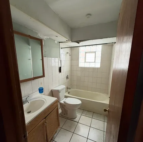 $60,000 | 14601 Keystone Avenue, Unit A3, Midlothian, IL 60445