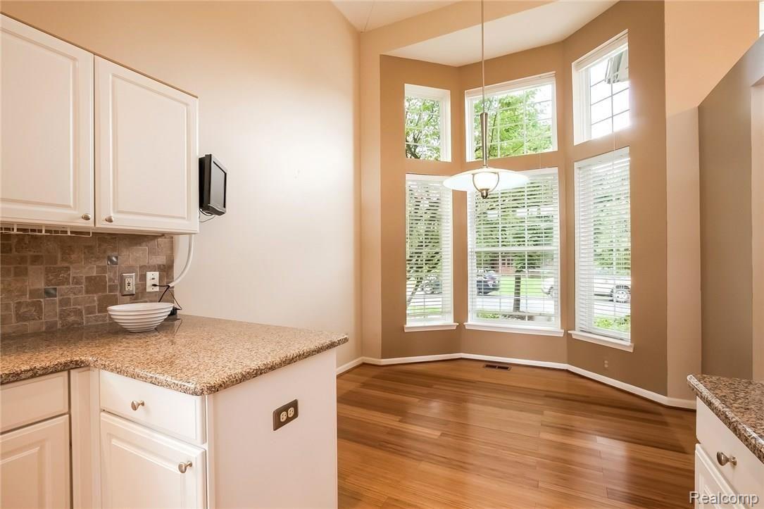 3073 Silverbrook Drive Rochester, MI 48306 - Photo 16 of 41 silverbrook16 - Copy.jpg