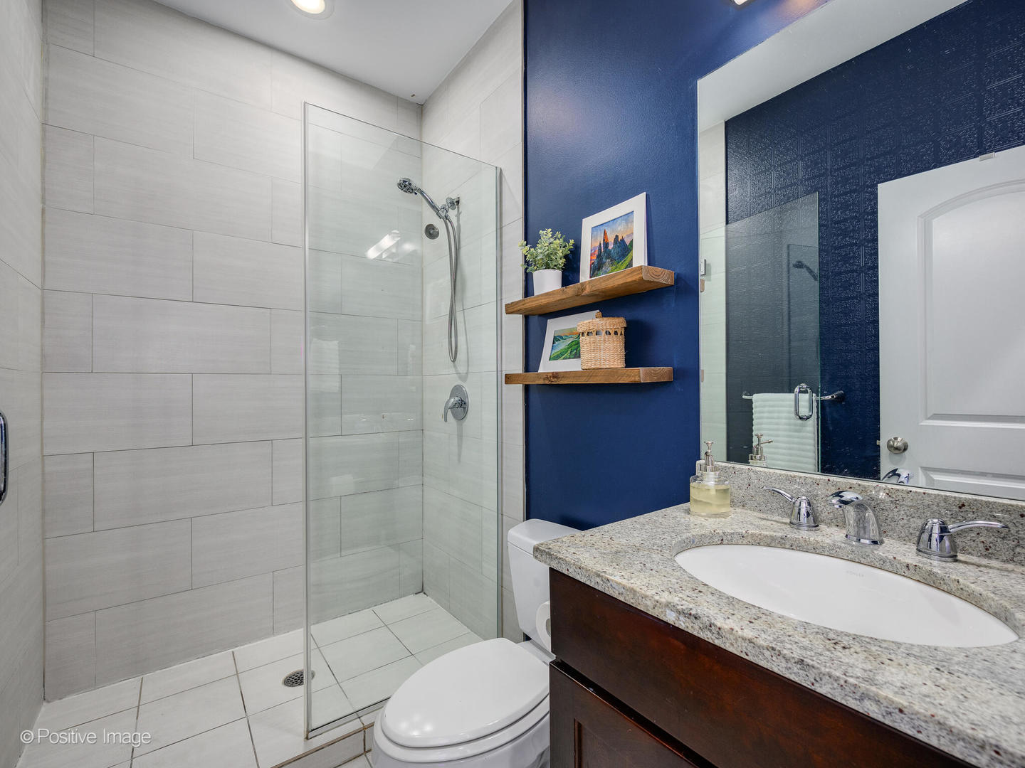 1519 West Irving Park Road, Unit 4 Chicago, IL 60613 - Photo 15 of 24 Gallery Image 15