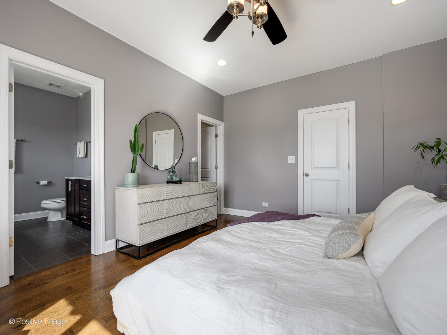 1519 West Irving Park Road, Unit 4 Chicago, IL 60613 - Photo 17 of 24 Gallery Image 17