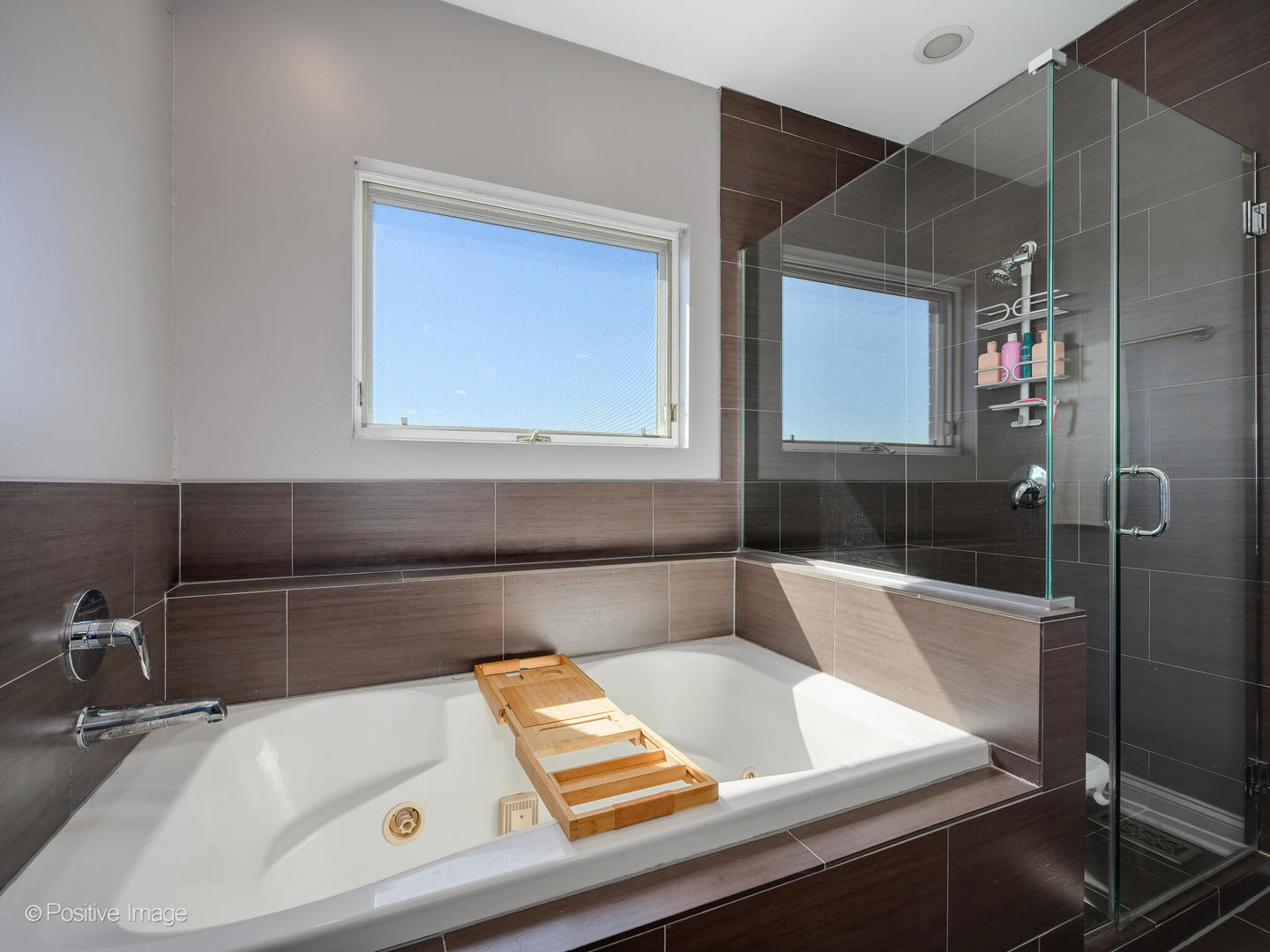 1519 West Irving Park Road, Unit 4 Chicago, IL 60613 - Photo 19 of 24 Gallery Image 19