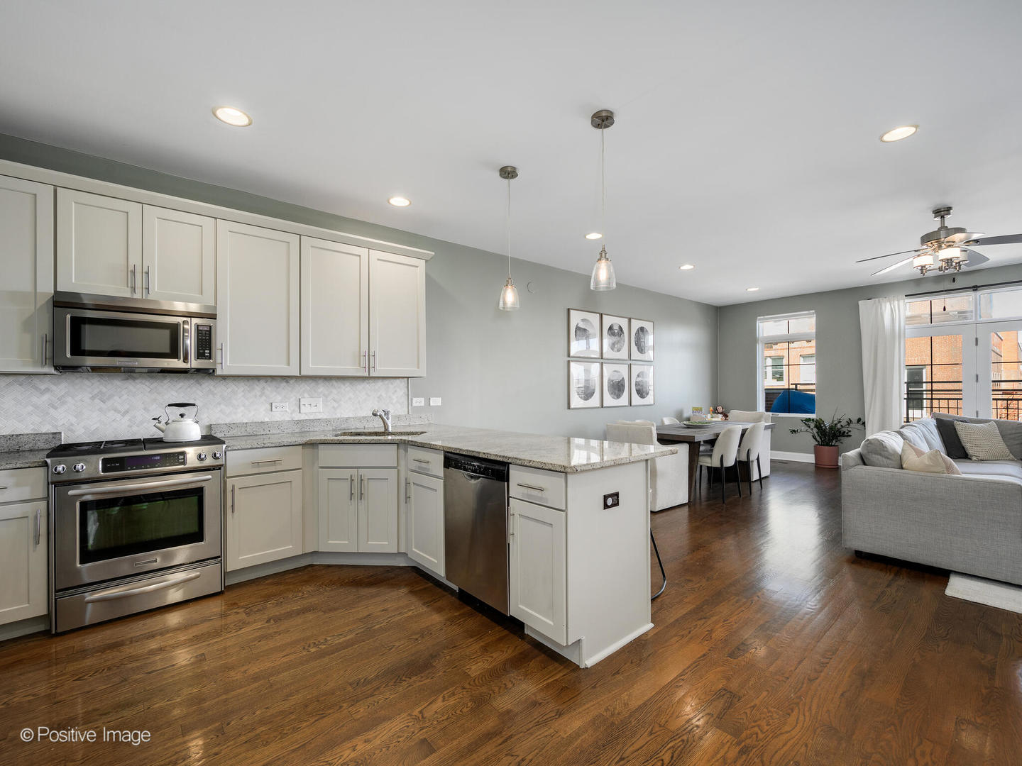 1519 West Irving Park Road, Unit 4 Chicago, IL 60613 - Photo 2 of 24 Gallery Image 2