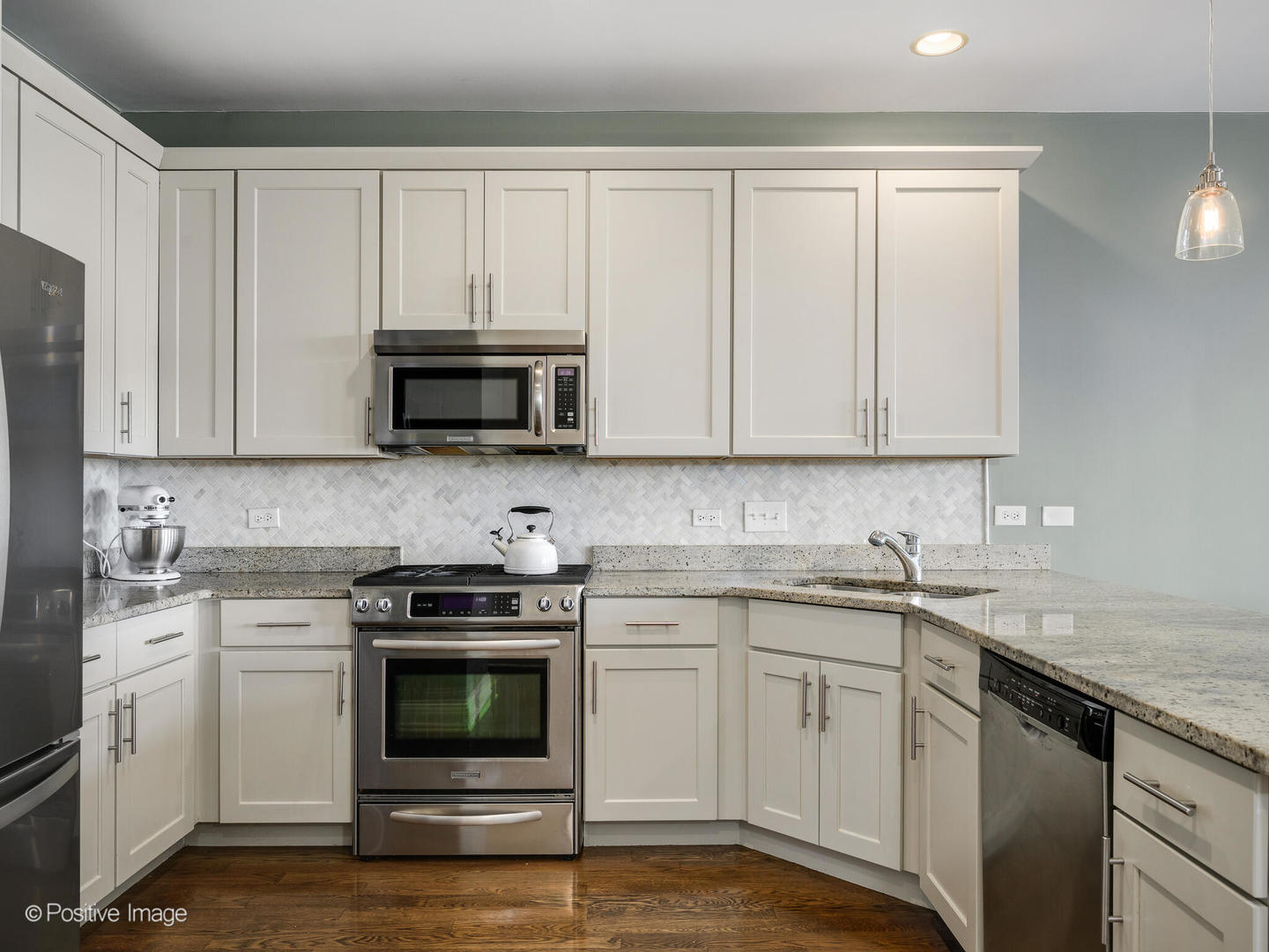 1519 West Irving Park Road, Unit 4 Chicago, IL 60613 - Photo 4 of 24 Gallery Image 4